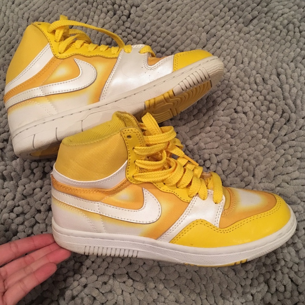 Nike court force high yellow high tops sz 6.5