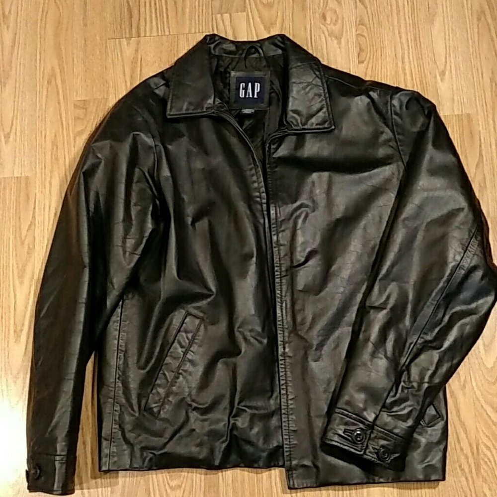 Leather jacket (size M)