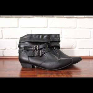 F21 little black booties