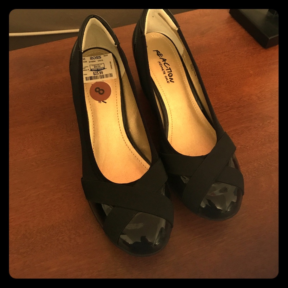 NWT Kenneth Cole Reaction Wedges