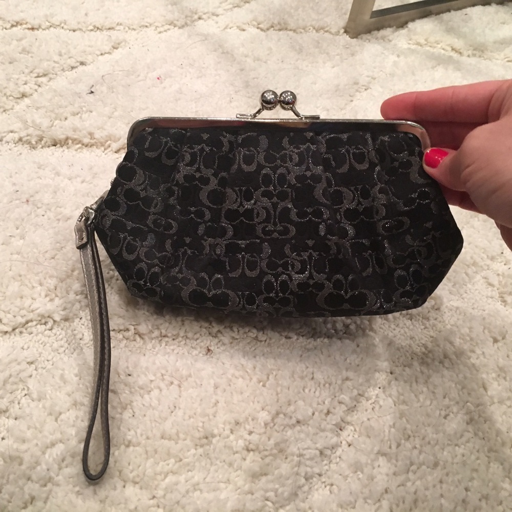 Coach wristlet - Picture 3 of 4
