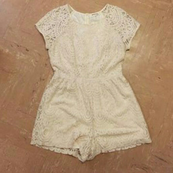 Monteau Pants - Ivory lace romper