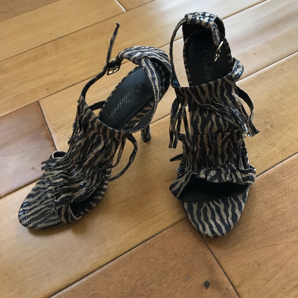 Animal print heels, Sz 6