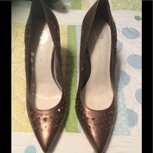 Bronze pumps
