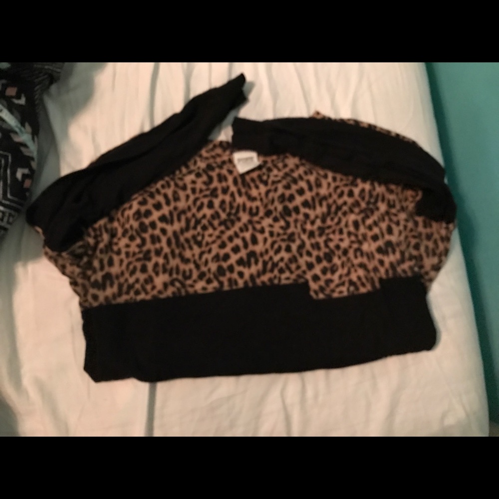 PINK leopard long sleeve tee with pocket
