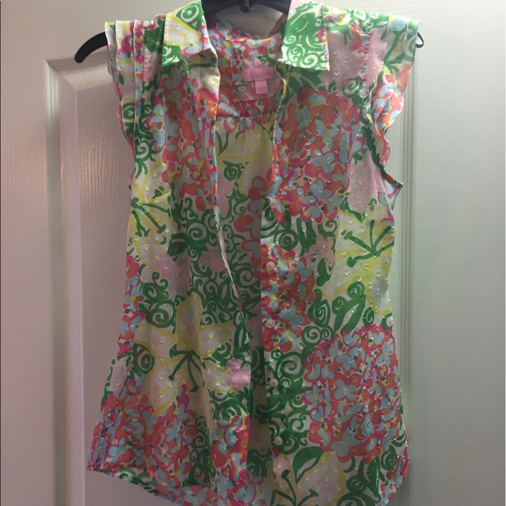Sleeveless Lilly Pulitzer shirt