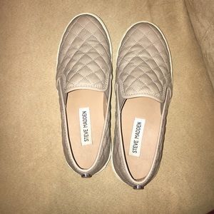 Tan Steve Madden slide on shoe