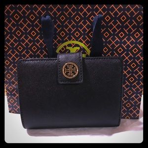 Tory Burch Robinson French Wallet