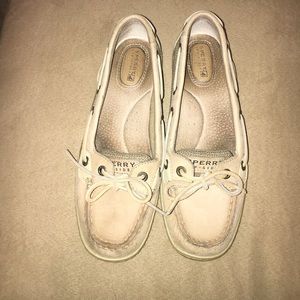 Tan sperry boat shoes