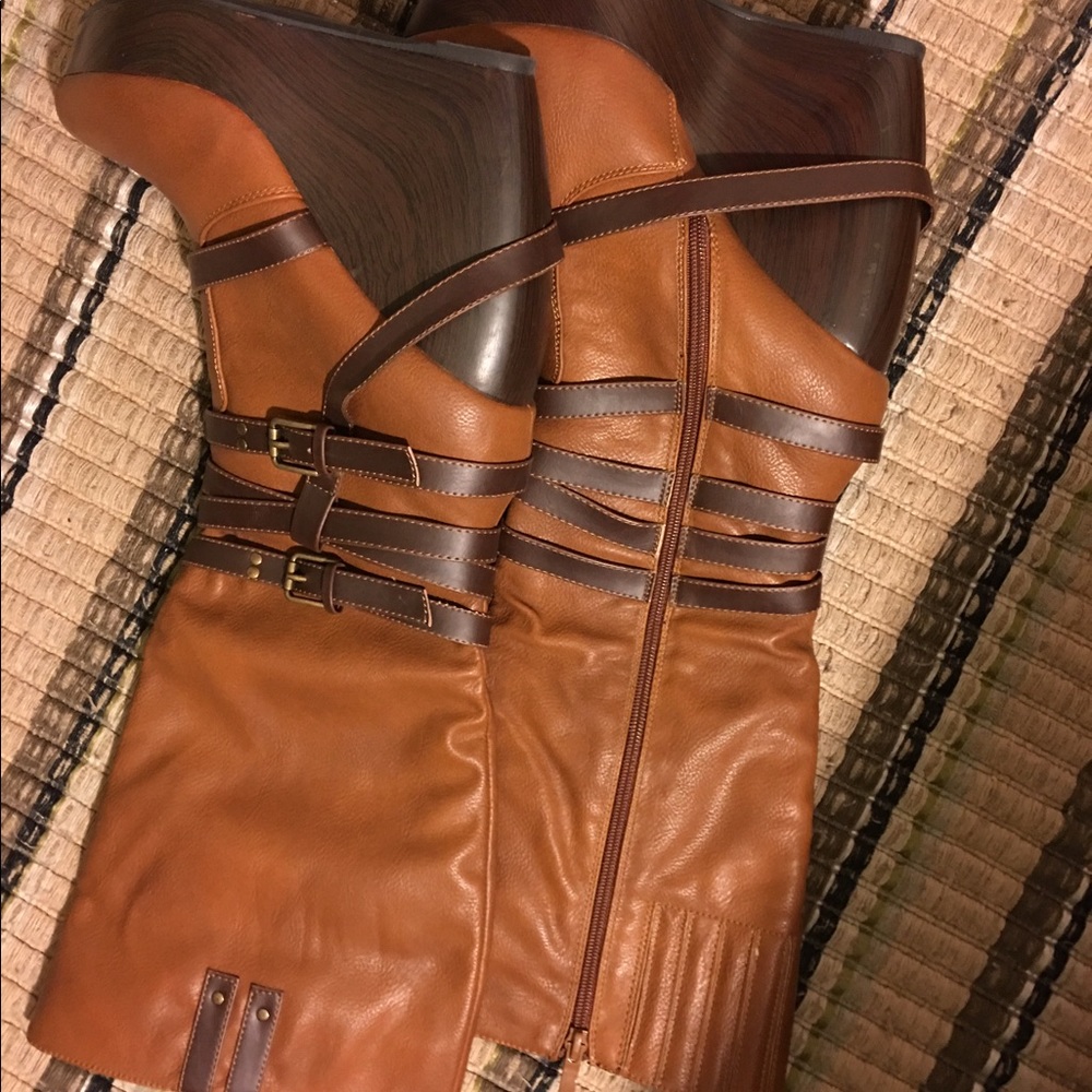 DeBlossom Wedge Boots