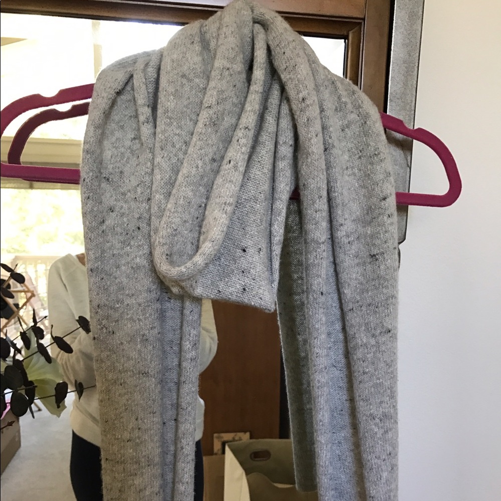 Cashmere blend scarf
