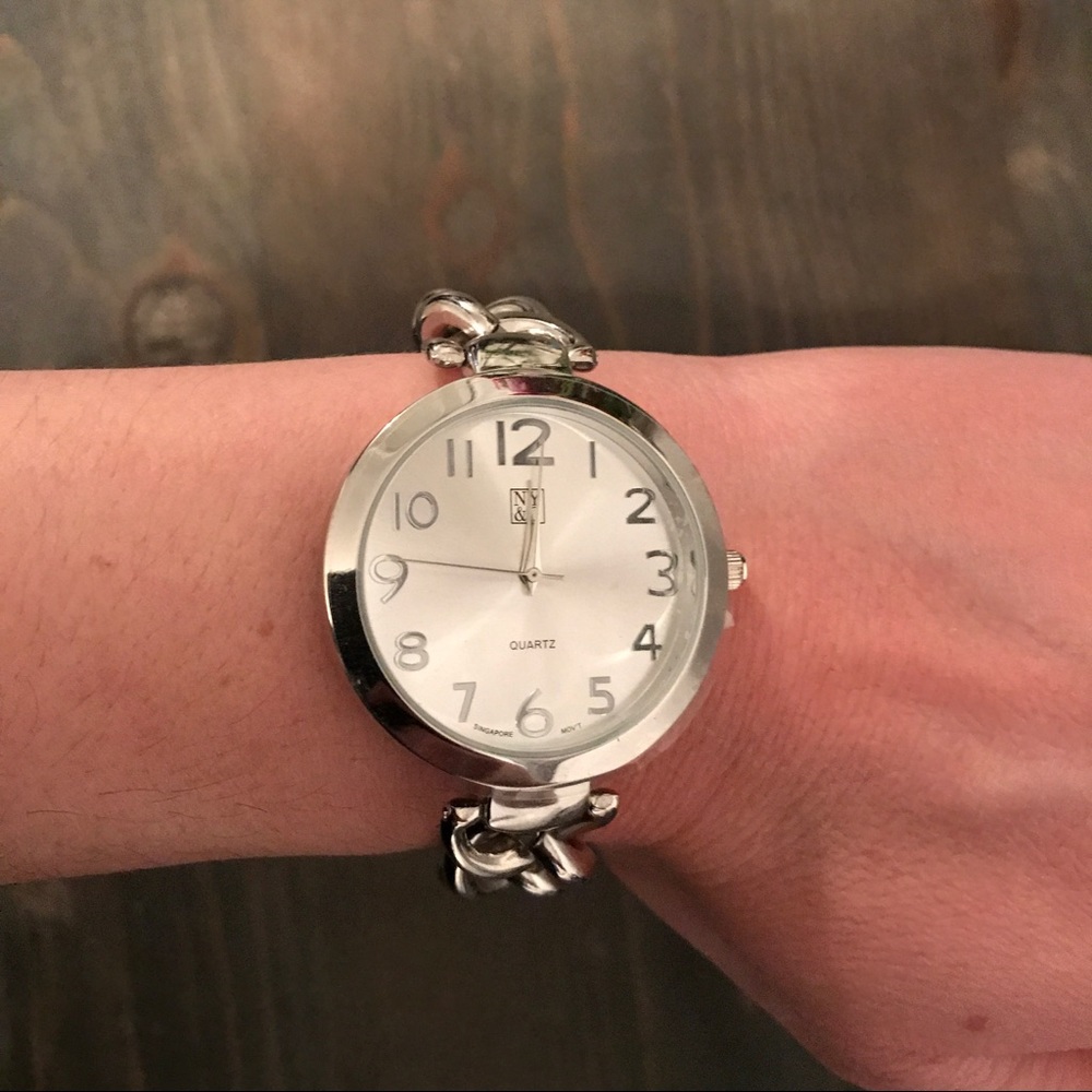 New York and Company Watch