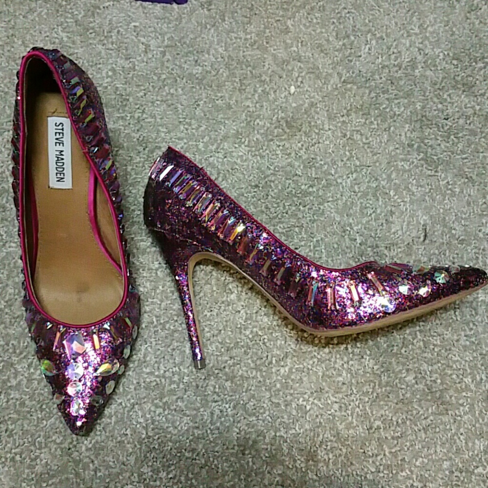 Steve Madden 8.5 shoes. About 4 inch tall heels