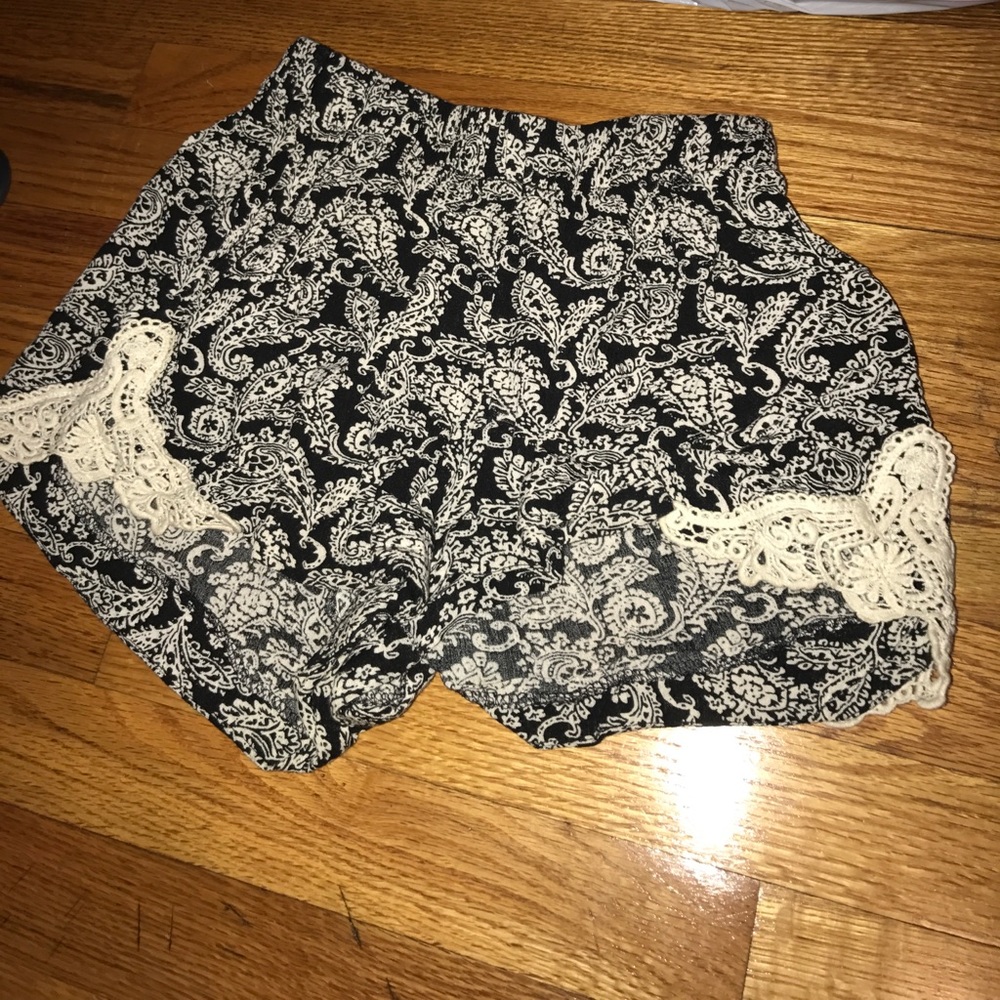 Flowy/breezy shorts