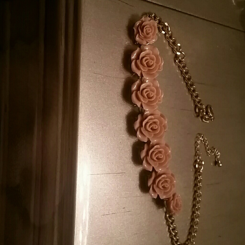 Gold chained pink rose neckless