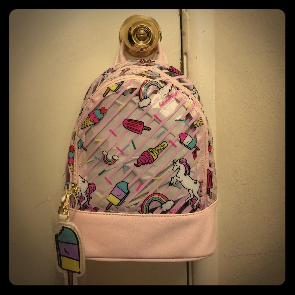 🚫SOLD🚫🎒Betsey Johnson Small Backpack
