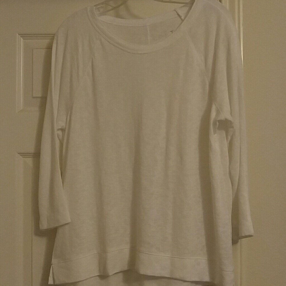 LOFT sz LG worn once soft tee