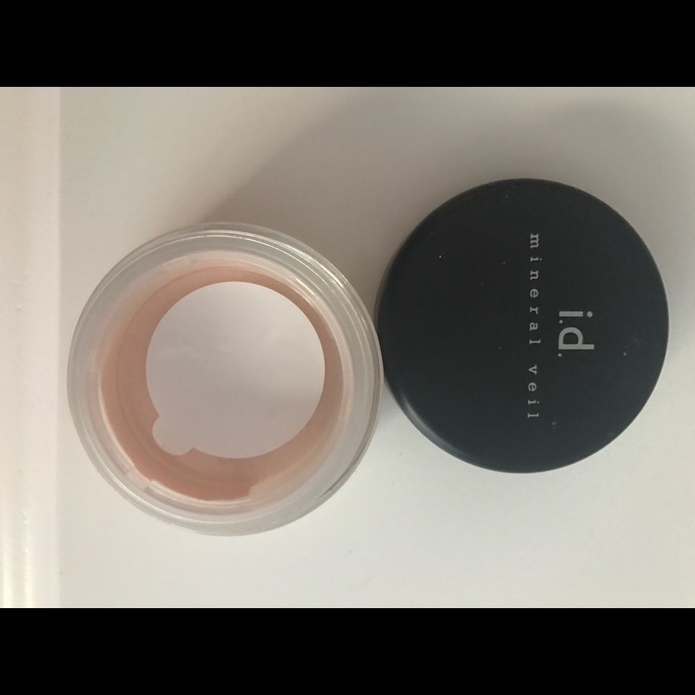 Brand new bare mineral "mineral veil"