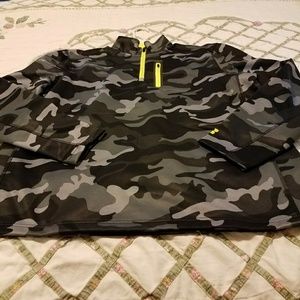 BOGO Men's Large Camo pullover
