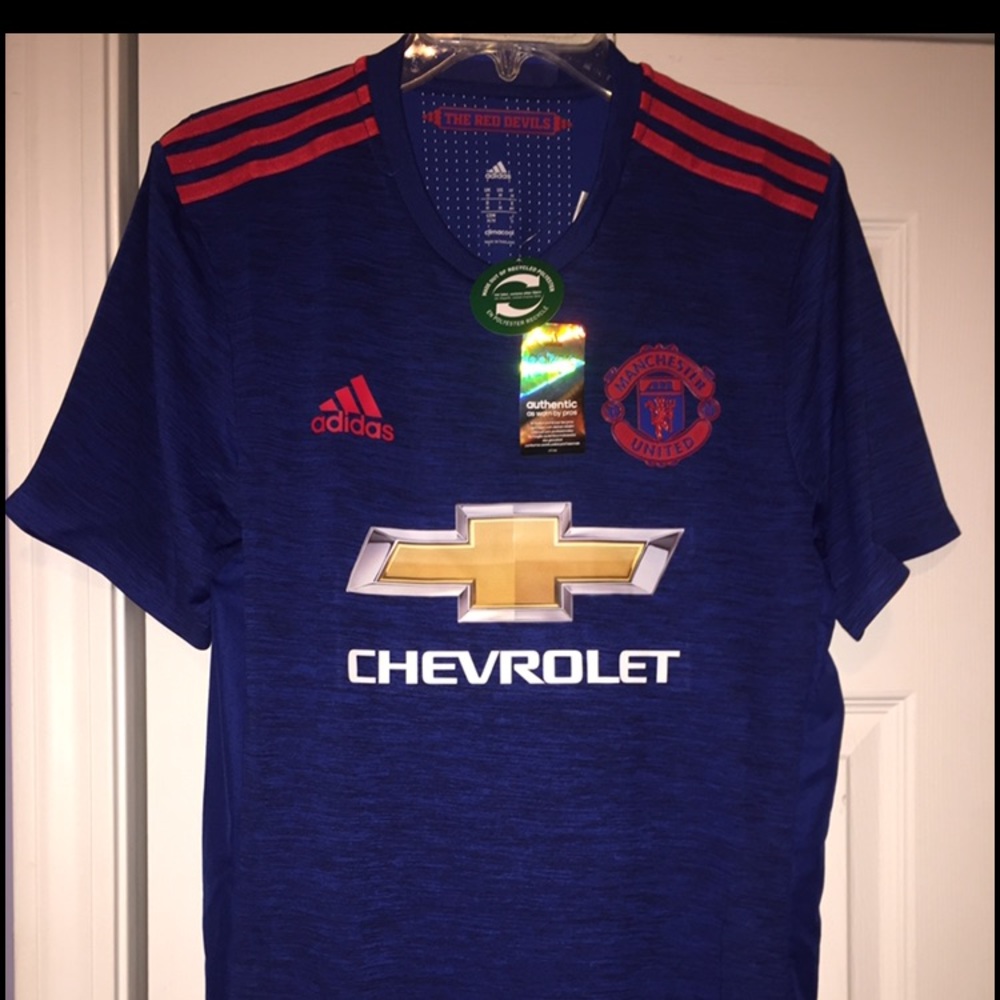Manchester United pro like jersey.