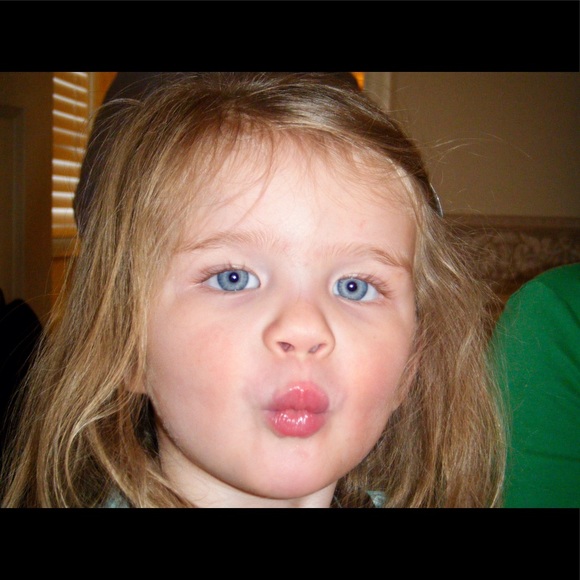 Meet your Posher, Sarah - Picture 1 of 1