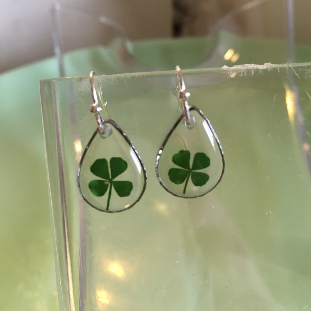 Cutest real 4-leaf clover earrings dangle LUCKY