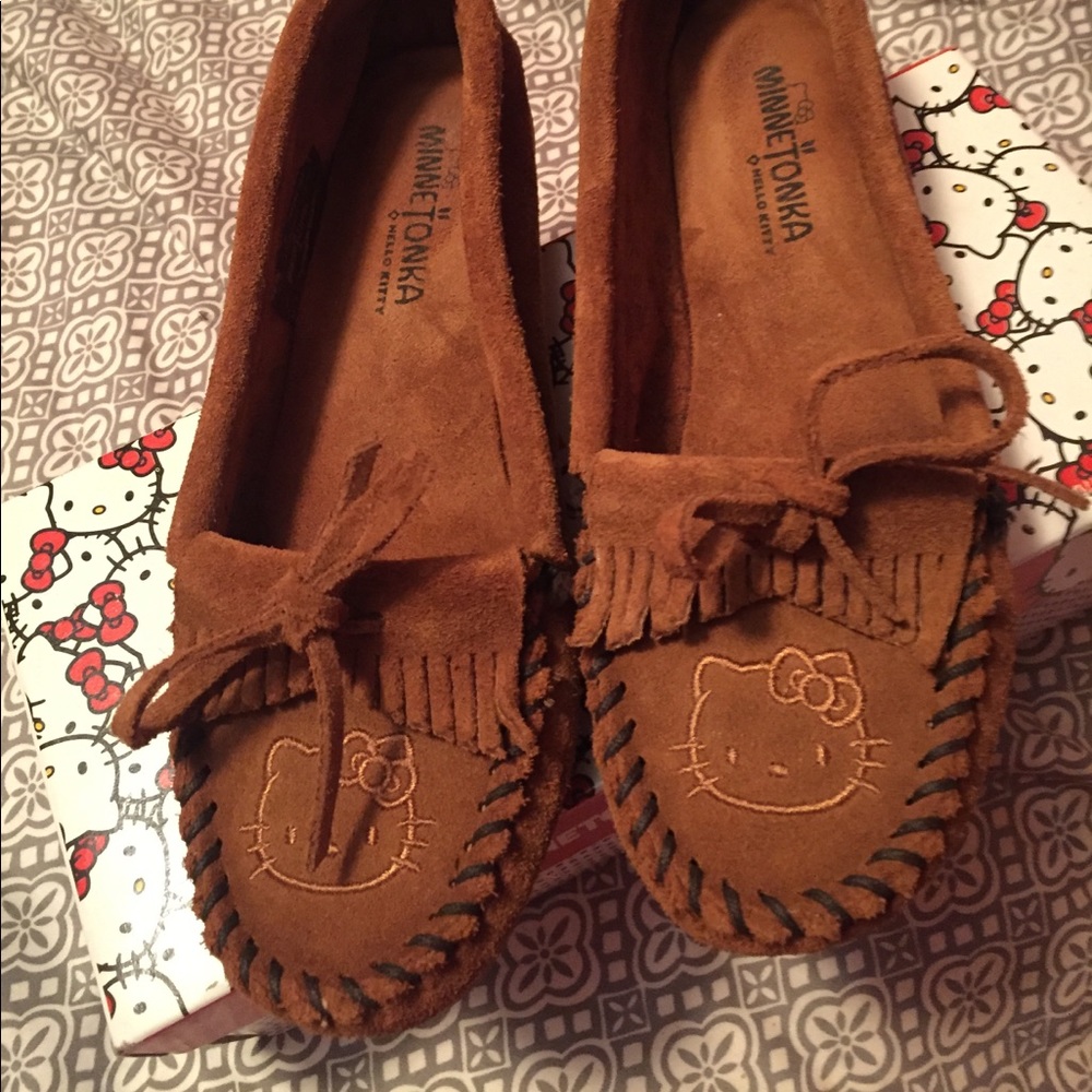 Hello kitty Minnetonka's