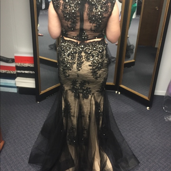 Prom dress - Picture 2 of 2