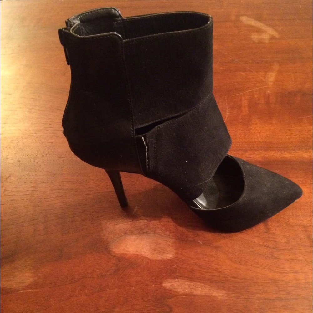 Black Beau + Ashe pointed toe cutout stilettos