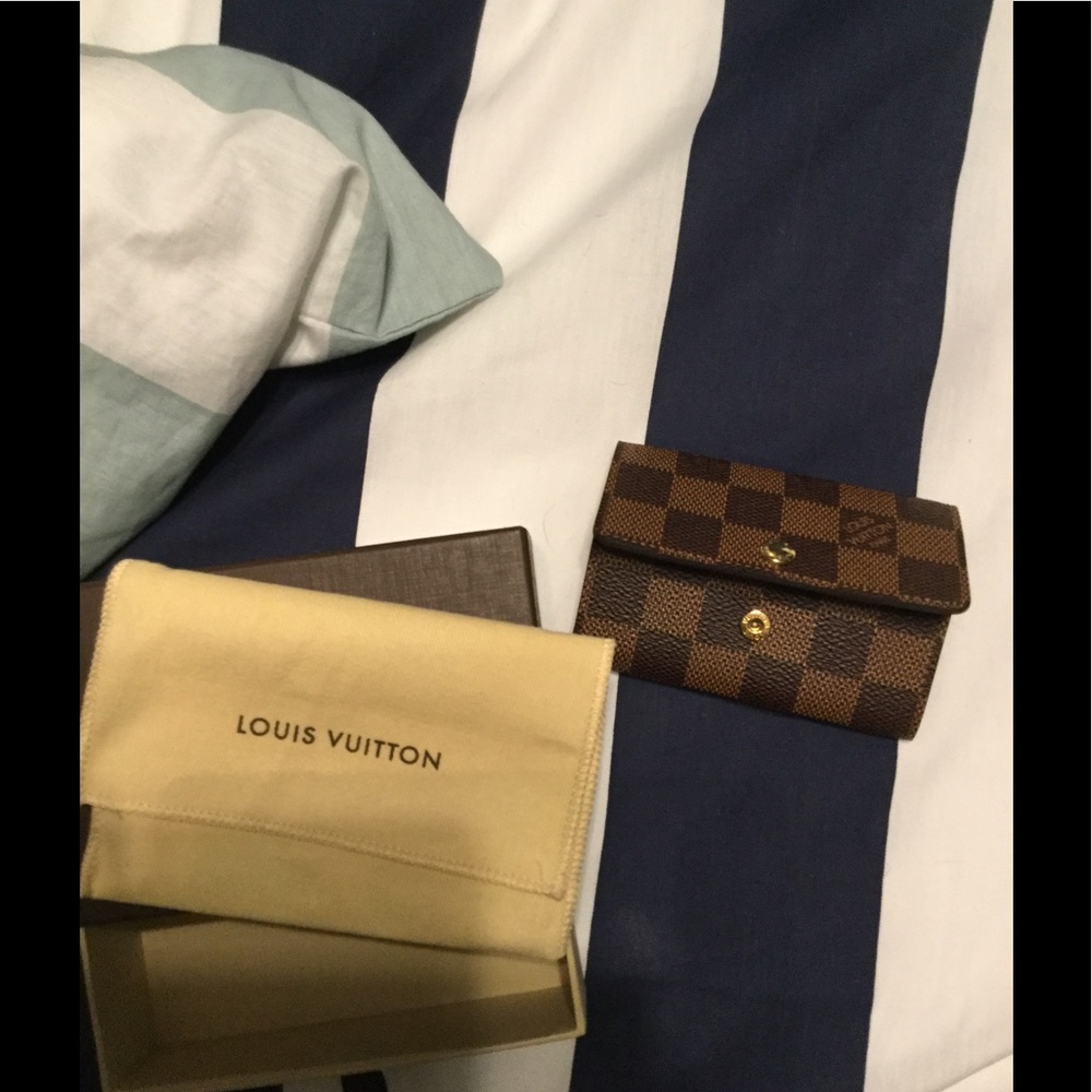 Six ring key pouch