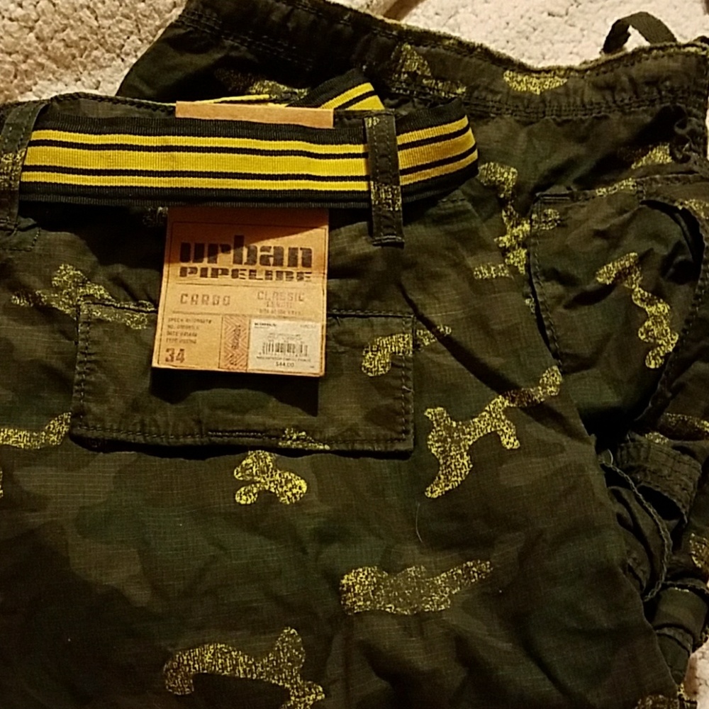 Men's cargo camouflage shorts