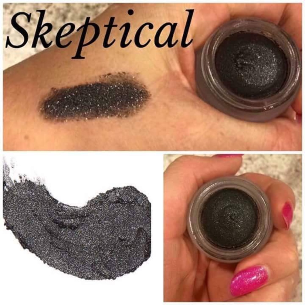 Younique splurge cream eye shadow-skeptical