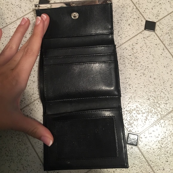 various wallets! - Picture 5 of 5