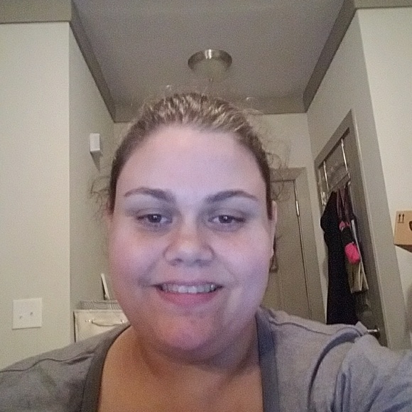 Meet your Posher, Michelle - Picture 1 of 1