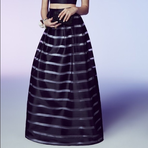 Two piece satin dress - Picture 4 of 4