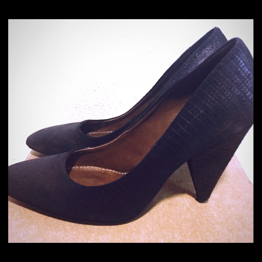 Back on 61 Lucca Stacked Leather Heel