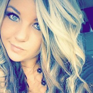 Meet your Posher, Carla