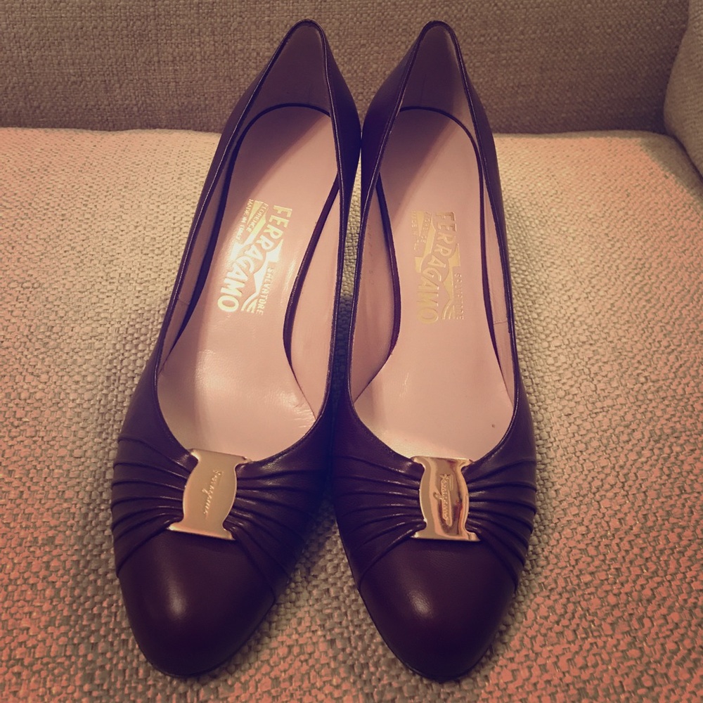 NEW Salvatore Ferragamo Short Heels Sz 8.5