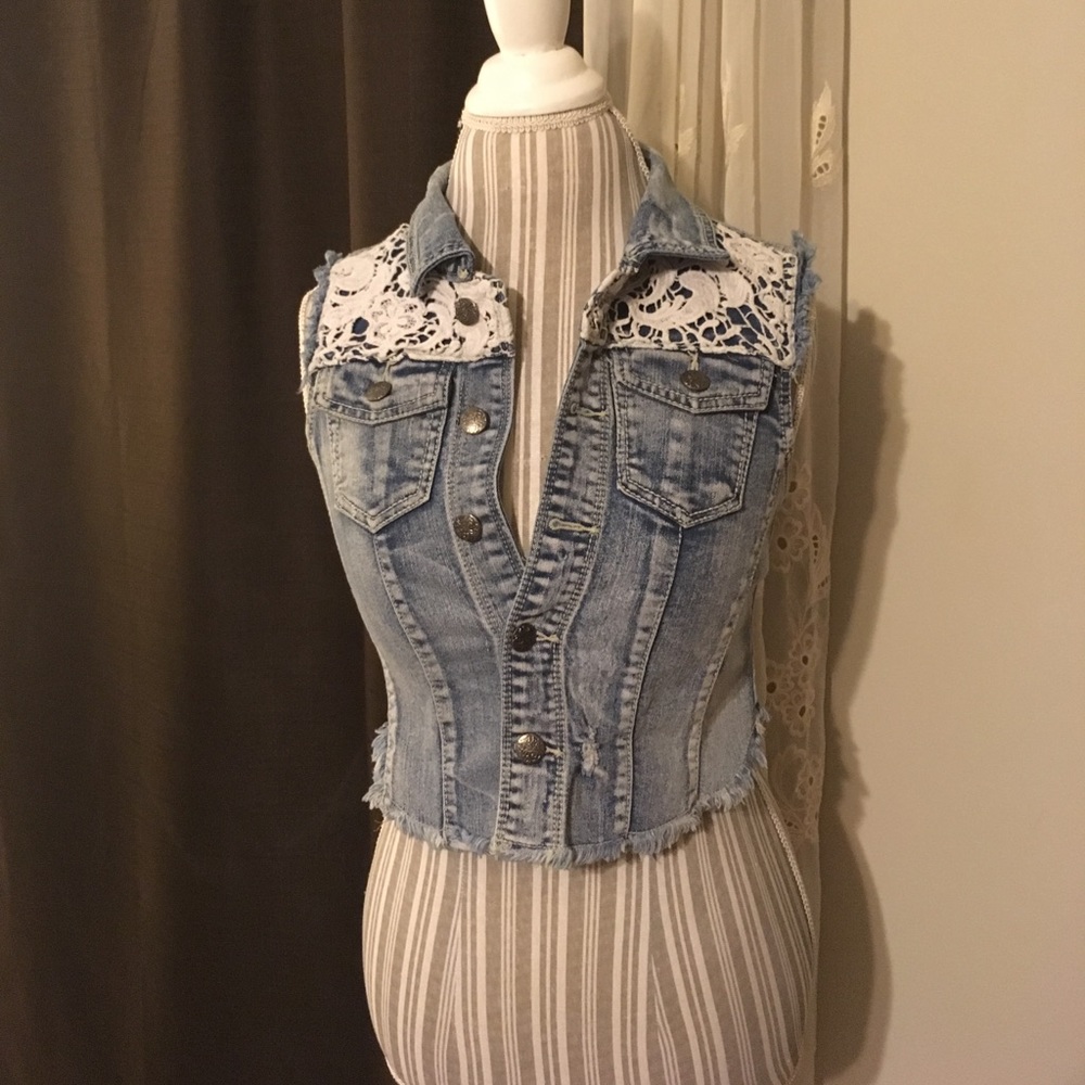 Crop denim vest