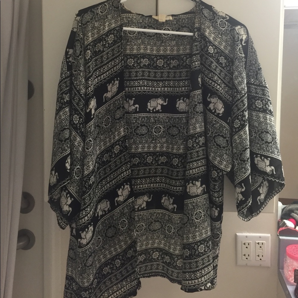 Black and white kimono! Super cute!