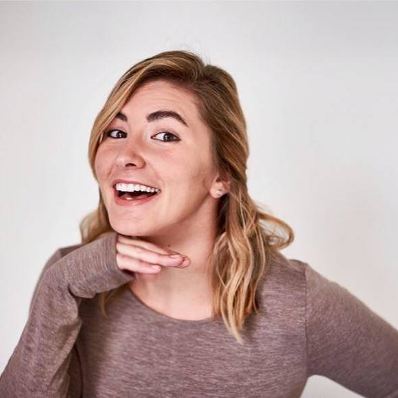 Meet your Posher, Lauren - Picture 1 of 1