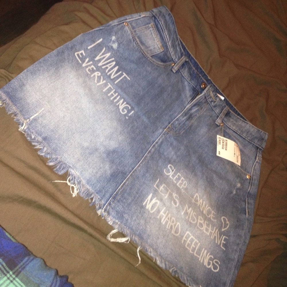 Mini skirt from H&M. Brand new