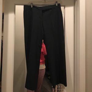 Express size 6 Capri dress pant