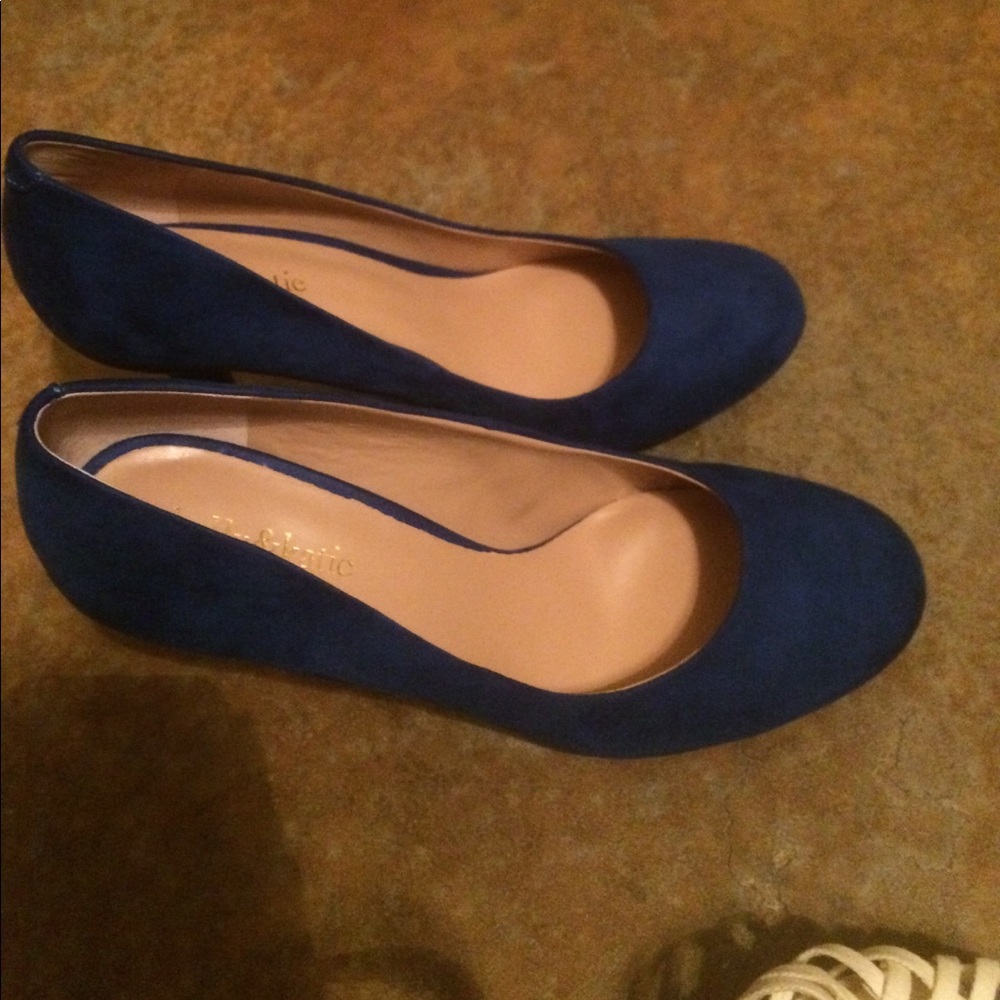 Blue (faux) suede shoes