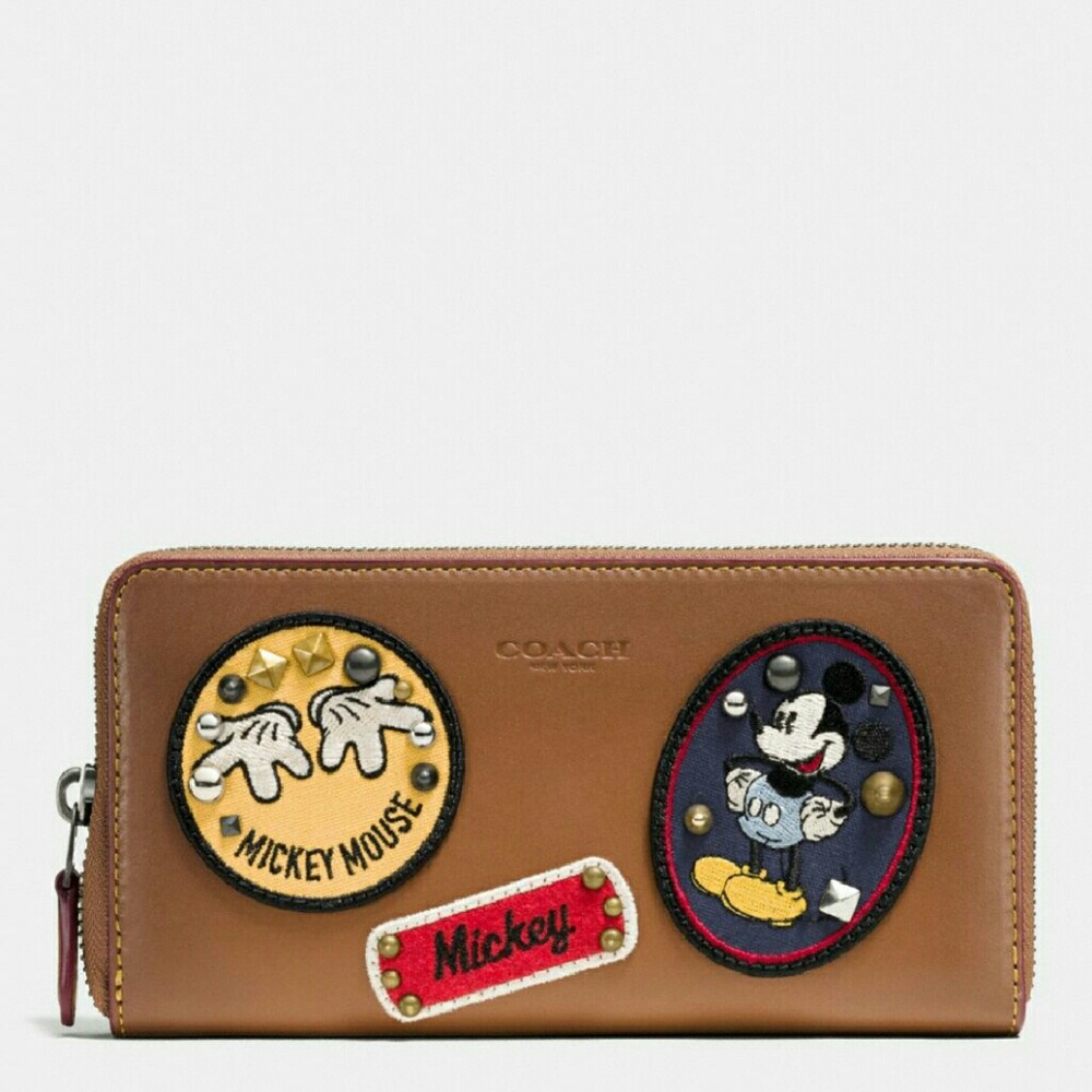 ACCORDION ZIP WALLET
New COACH Disney Mickey - Picture 1 of 3