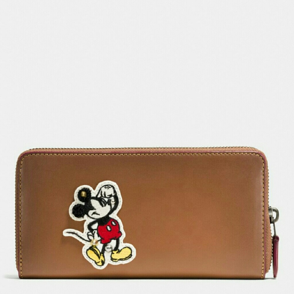 ACCORDION ZIP WALLET
New COACH Disney Mickey - Picture 2 of 3