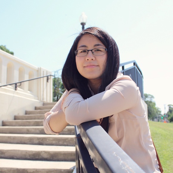 Meet your Posher, Bee - Picture 1 of 1