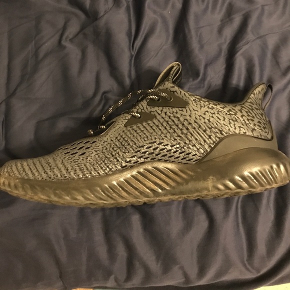 Shoes - Picture 3 of 4