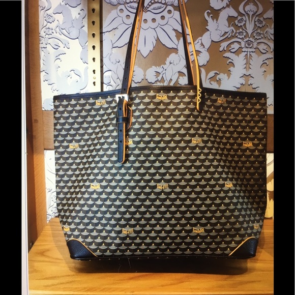 Meet your Posher, Julia - Picture 3 of 8