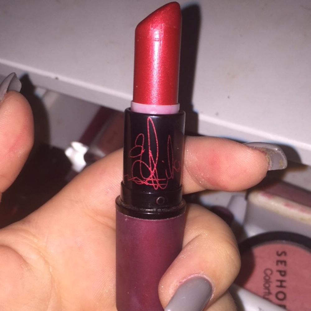 Rare Rihanna Mac lipstick - Picture 2 of 3
